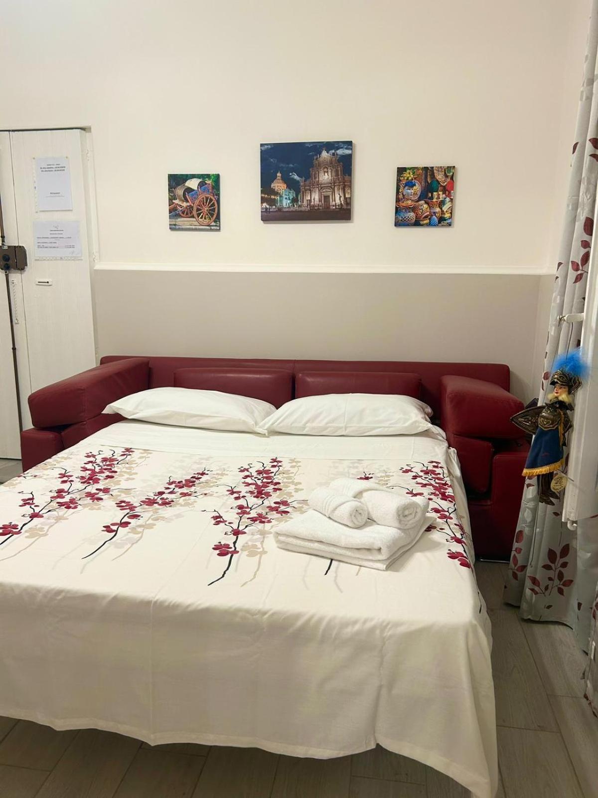 Apartments For Rent 卡塔尼亚 外观 照片