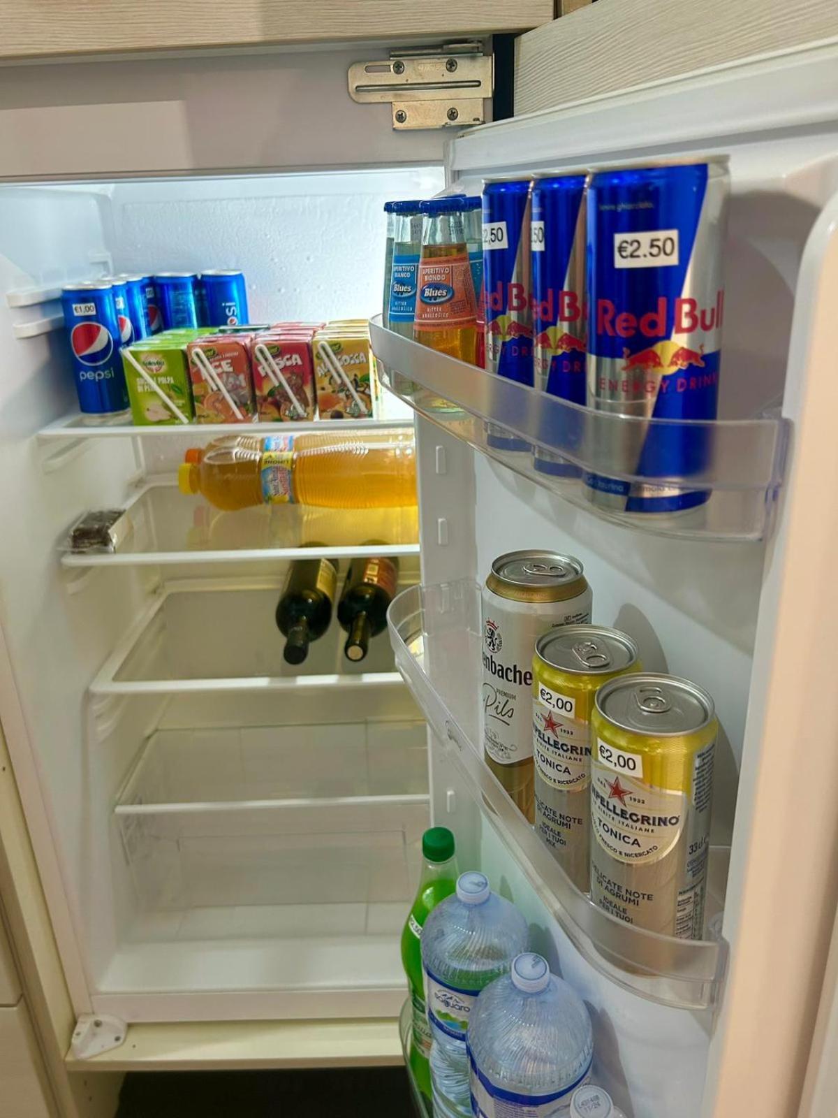 Apartments For Rent 卡塔尼亚 外观 照片